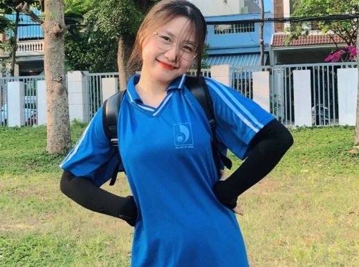 Cơ thể dâm dật và to lớn của Dương Thị Minh đáng kinh ngạc